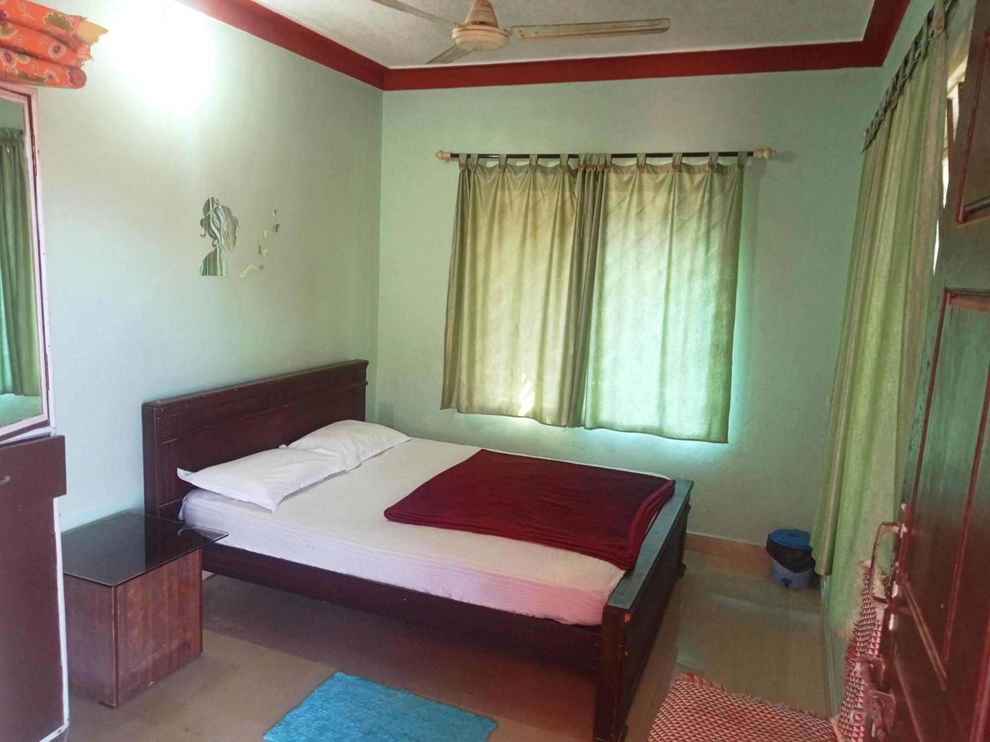 Eshwarkrupa Homestay Madikeri Exterior foto