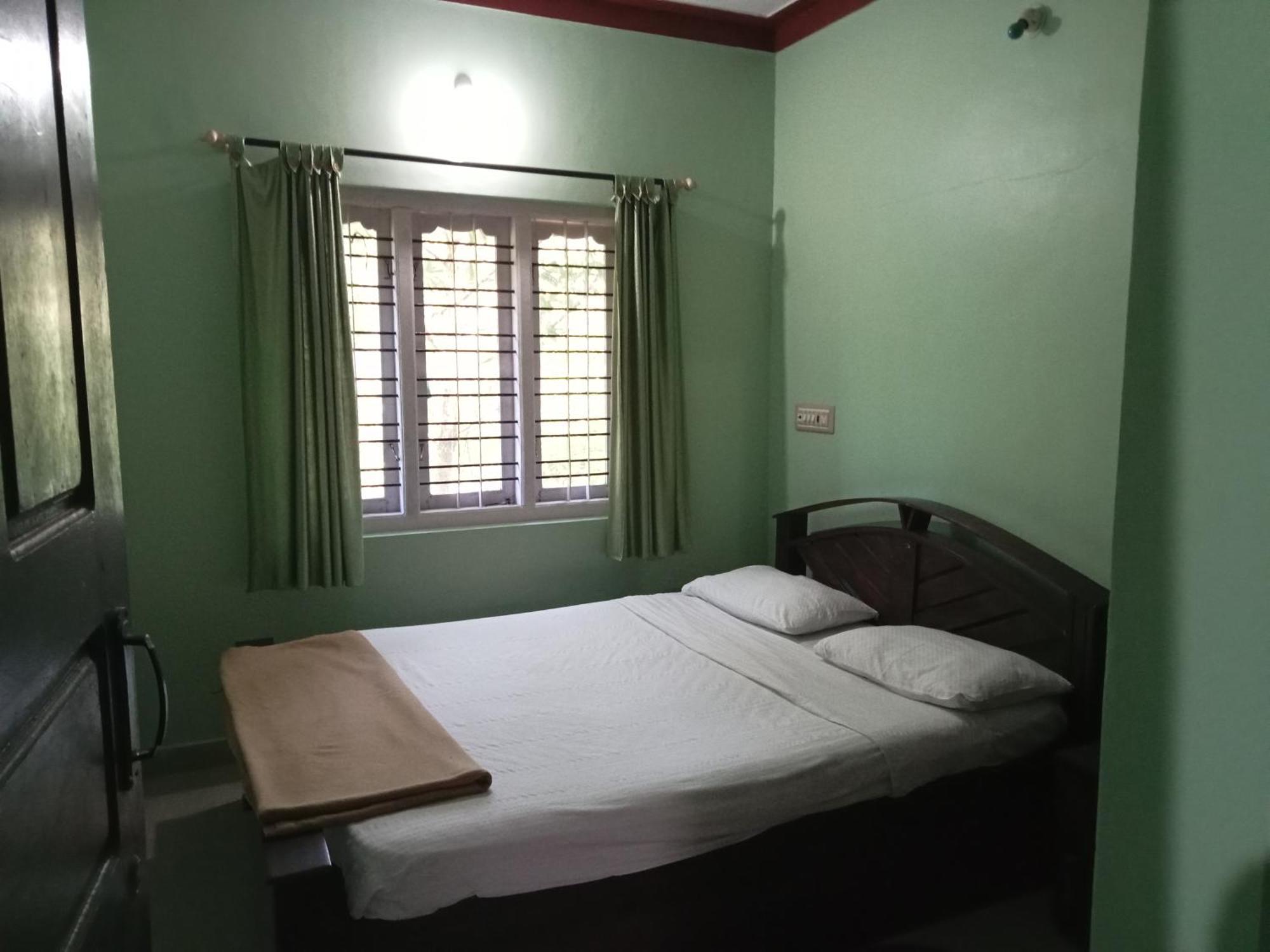 Eshwarkrupa Homestay Madikeri Exterior foto